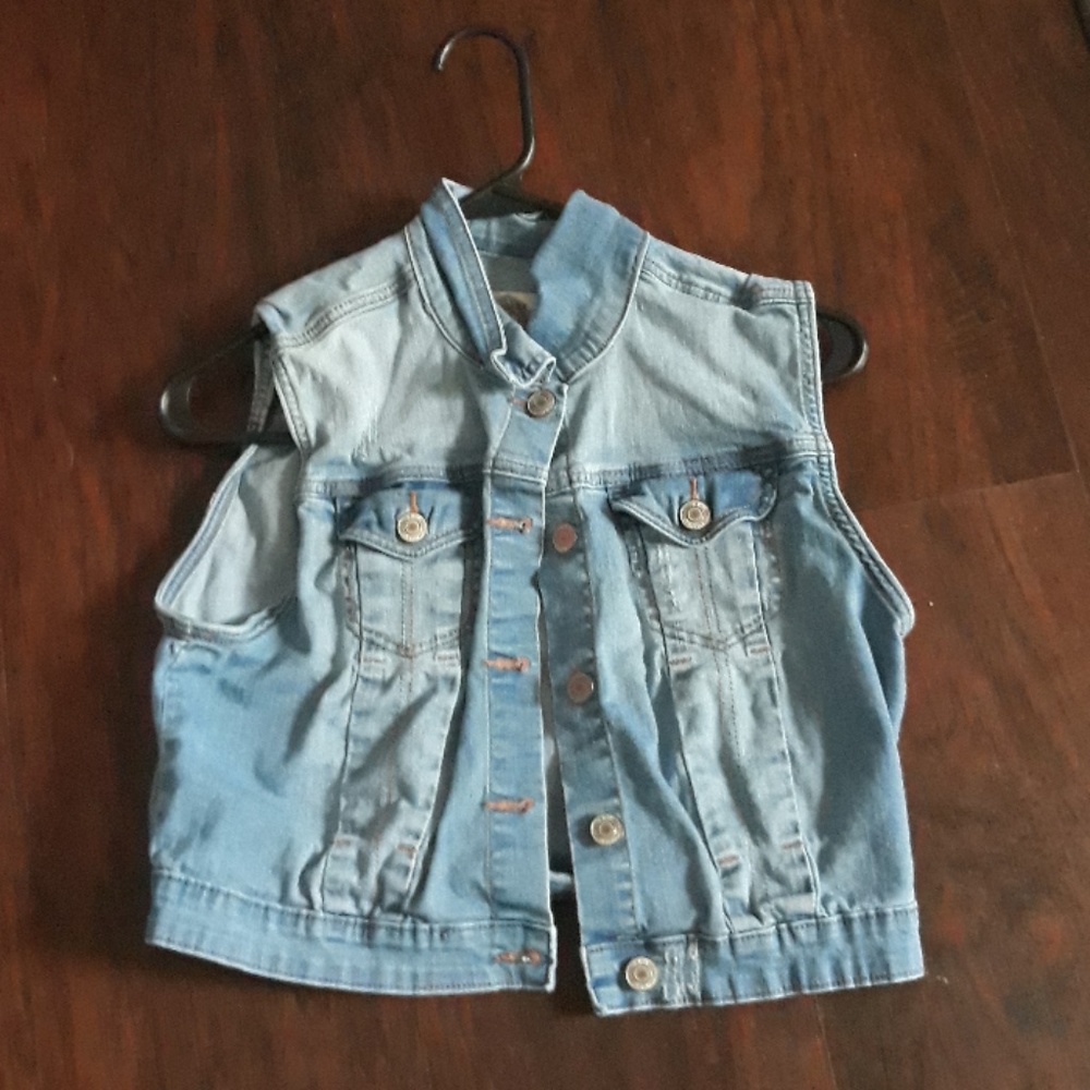 Short Sleeve Jean Jacket